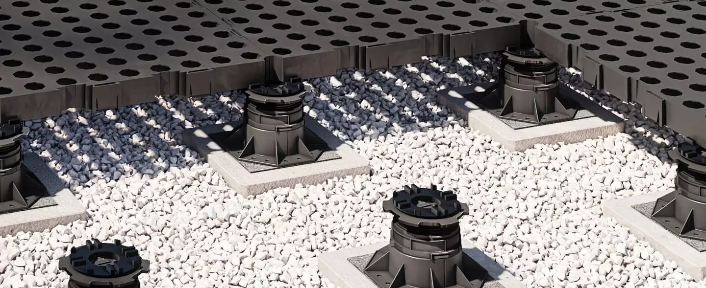 Terrassen Gitterrost Trias Wabic 2.0 auf Trias Helix Stelzlager