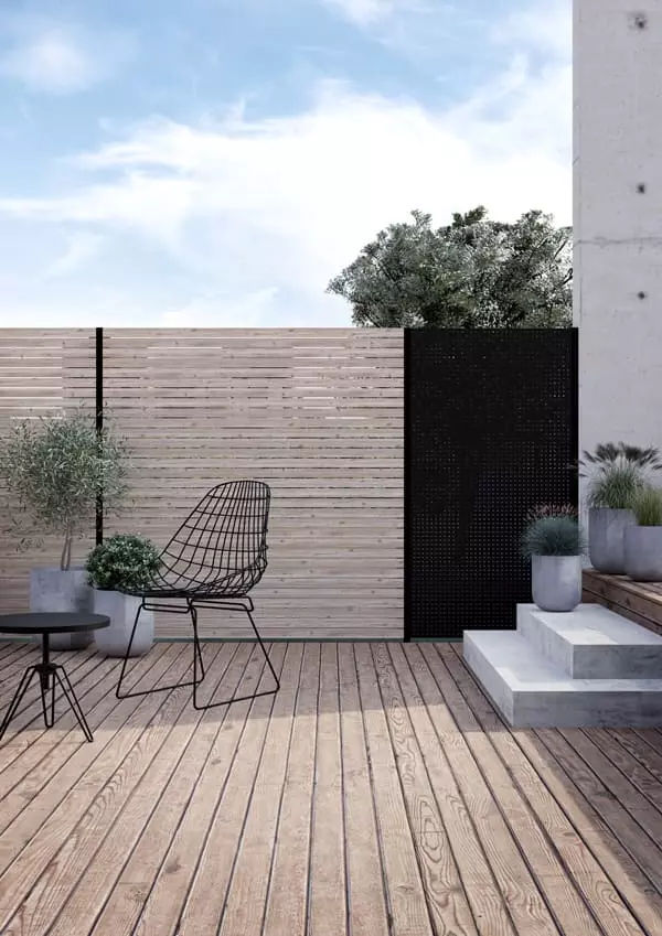 Sichtschutz mit kombinierten Elementen aus Rhombus und Metall