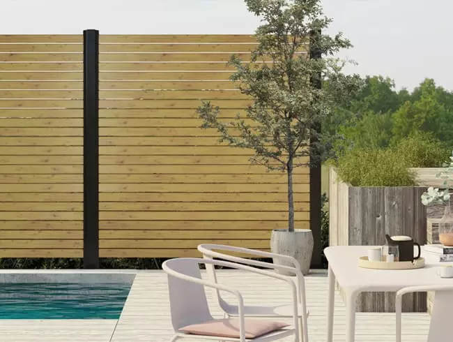 Sichtschutz aus Aluminium in Holzoptik – Vorschau