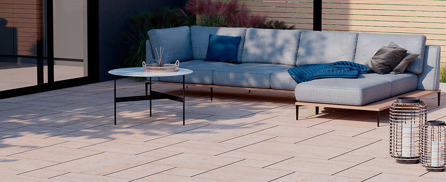Terrasse mit Natursteinplatten – Verlegemuster Römischer Verband
