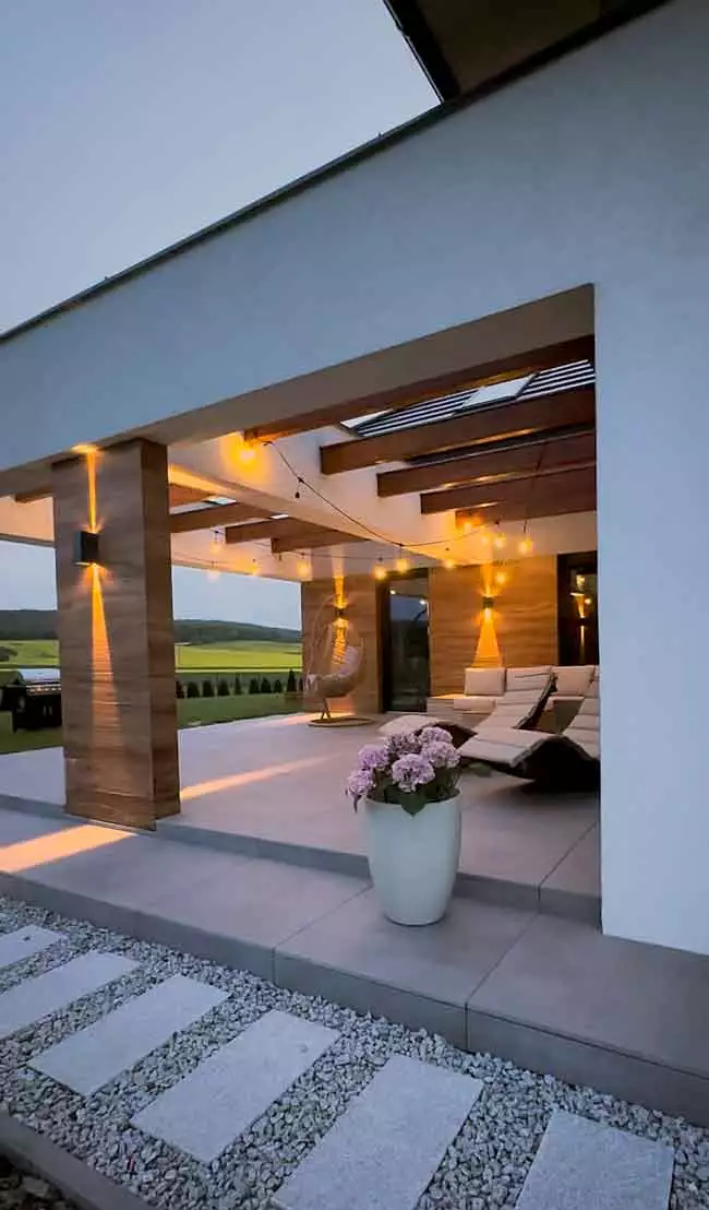 Das Bild zeigt die Ebenen der Terrasse